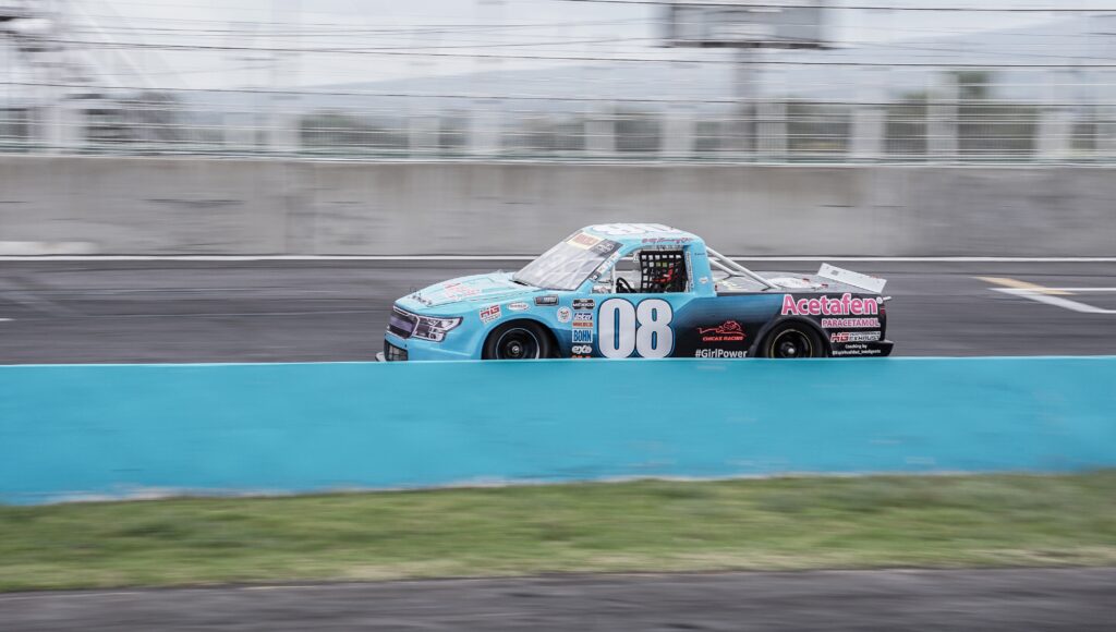 Sigue la emoción de la competencia Trucks México