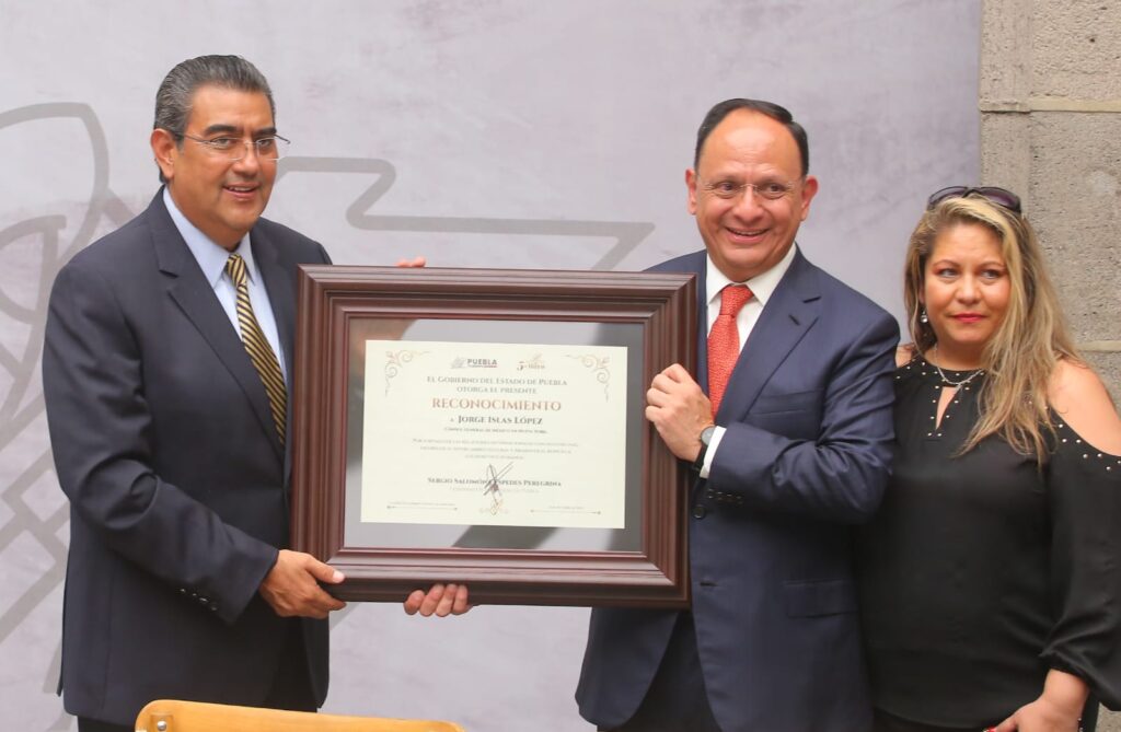 Unidad, pide Sergio Salomón a migrantes