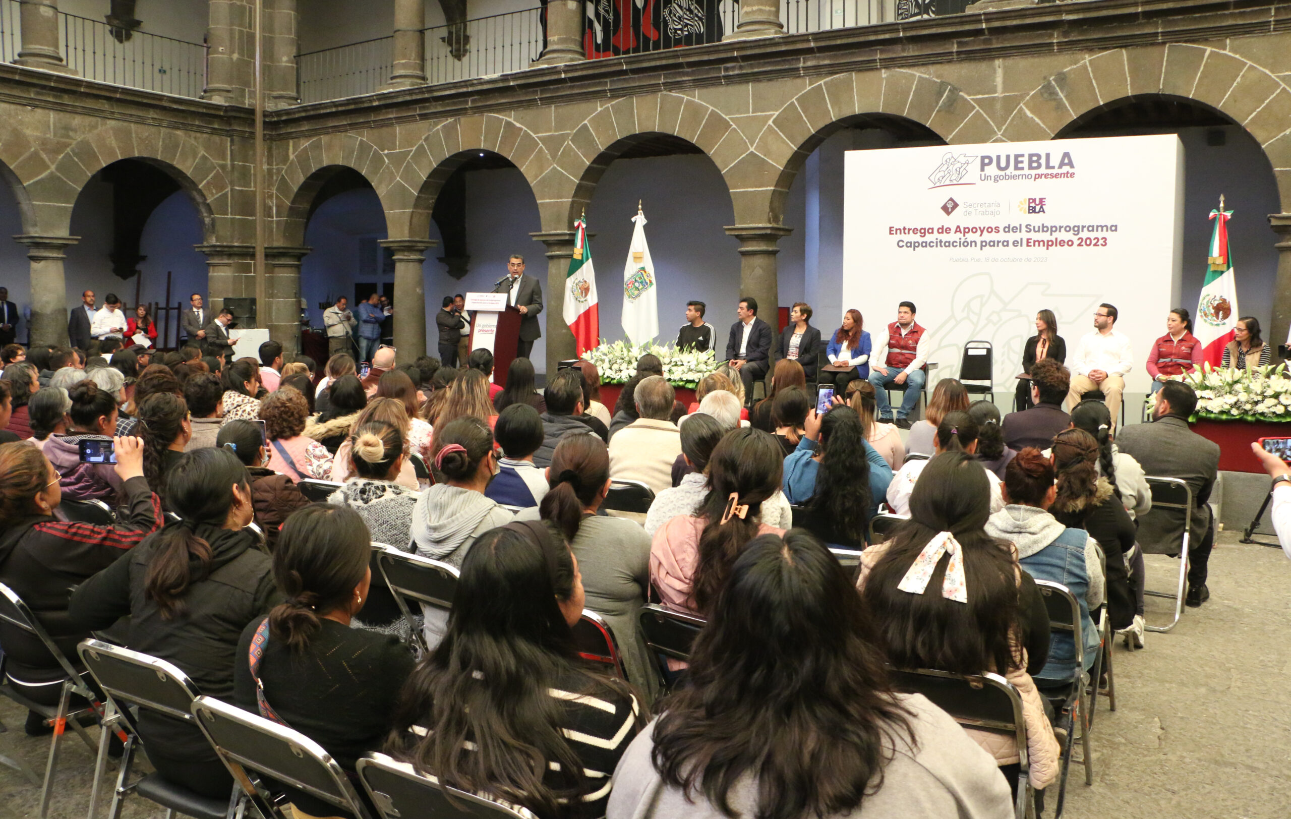 Empleo, prioridad para el gobierno de Puebla: Sergio Salomón