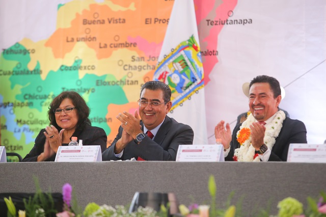 Sergio Salomón acudió a informes en Zacapoaxtla y Tlatlauquitepec , Evelio Navarro Lara y Porfirio Loeza Aguilar