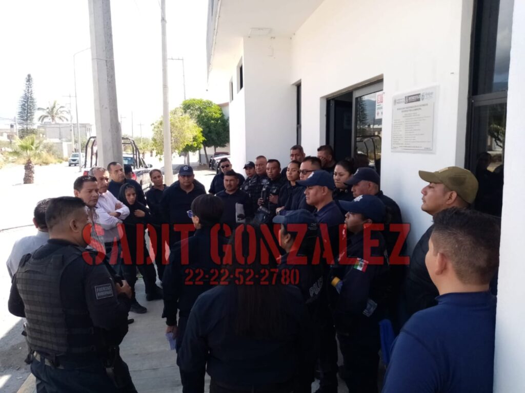 Se van a paro policías de Ajalpan; acusan falta de prestaciones