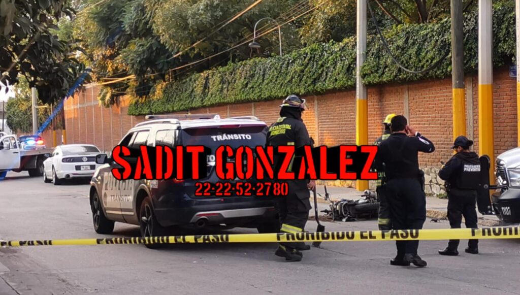 Muere motociclista en choque contra auto en La Resurrección