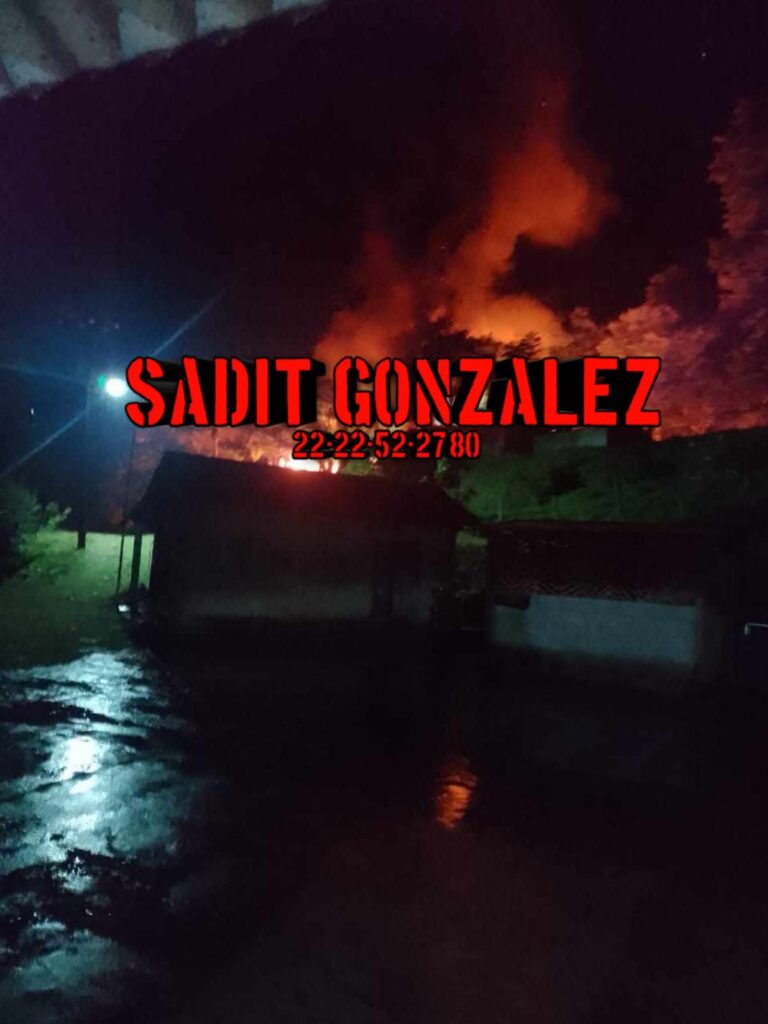 Video: Masacran y calcinan a toda una familia en Zoquitlán; había dos menores de edad.