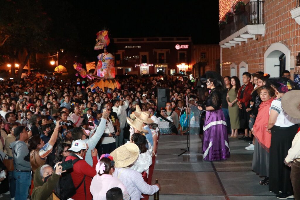 Desde Atlixco: Ariadna Ayala inauguró el Valle de Catrinas