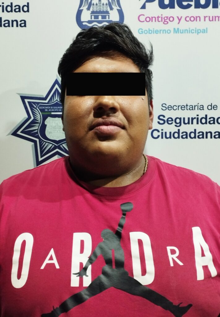 Detienen a presunto operador de Los Cochos