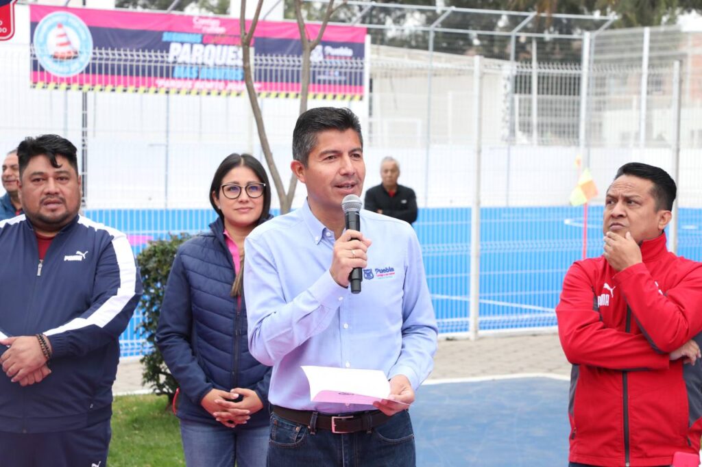Eduardo Rivera entrega parque rehabilitado en La Libertad