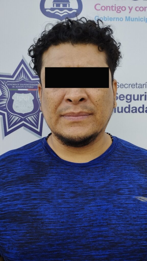 Detienen a 2 acusados de robo a casa habitación y vehículo