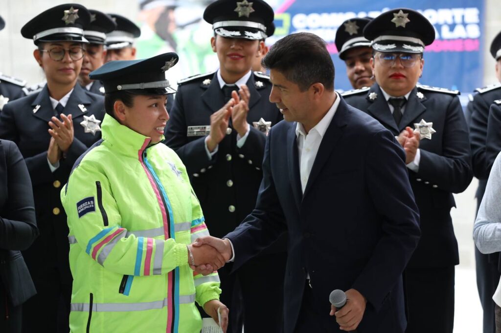 Eduardo Rivera entregó instalaciones de la Comisaria Norte