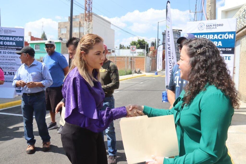 En San Pedro Cholula entregan obras de infraestructura