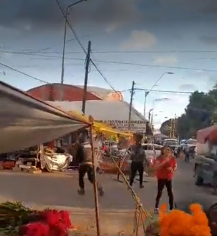 Video desde Puebla: Balacera en el mercado Morelos