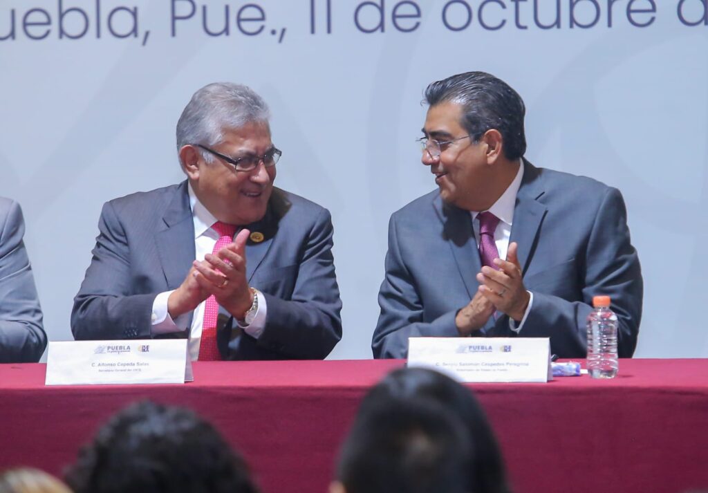 Video desde Puebla: Sergio Salomón entrega nombramientos en la SEP y encabeza jornada ciudadana