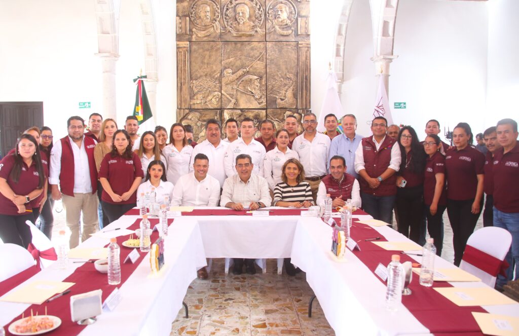 Sergio Salomón sostuvo reunión con representantes del ayuntamiento de Tetela