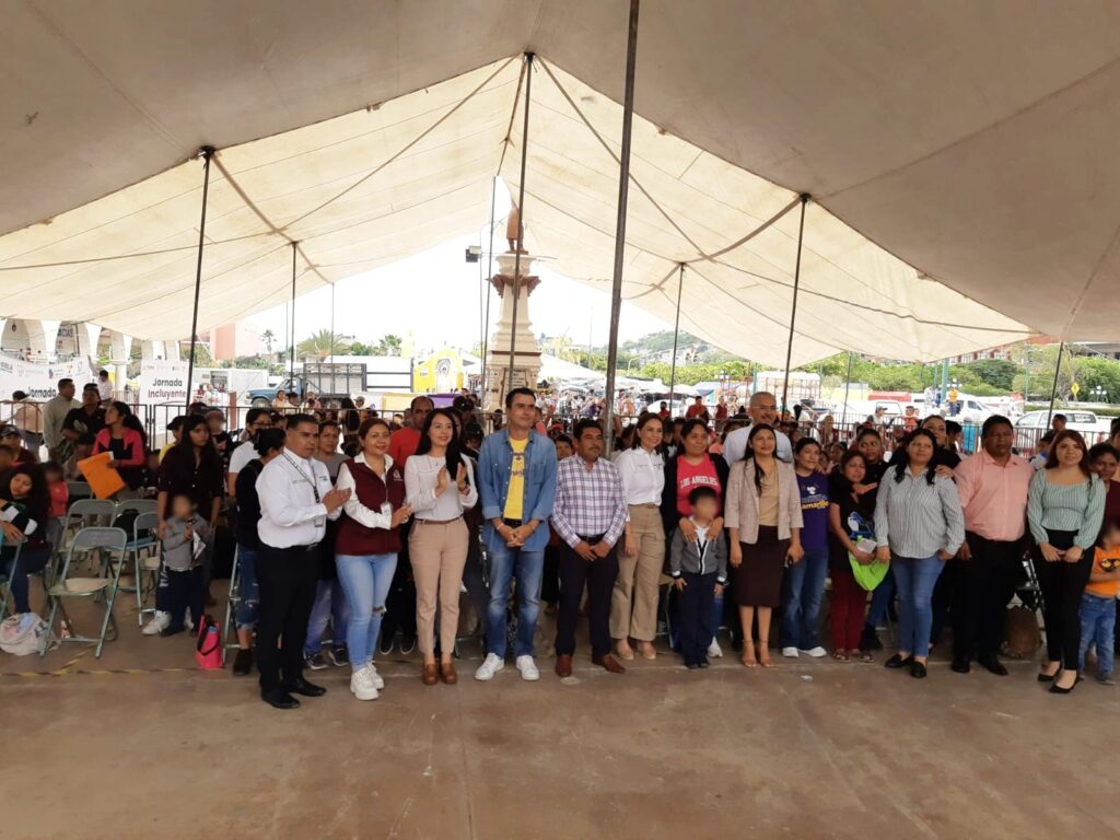 Voluntariado del Congreso participa en la “Jornada Incluyente de Atención Ciudadana” en Acatlán de Osorio