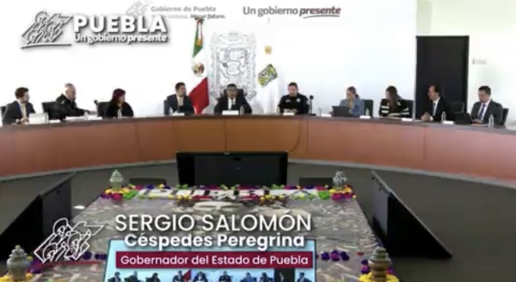 Video desde Puebla: Gobierno presentará denuncia por puente irregular en Venustiano Carranza, advirtió Sergio Salomón