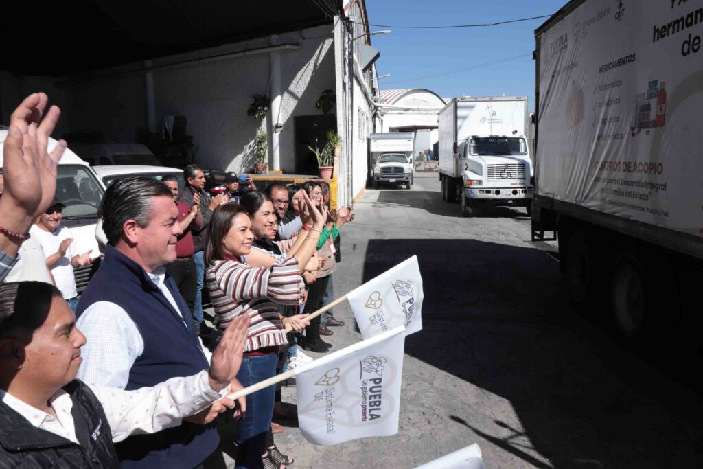 Abandera Gaby Bonilla salida de convoy con más de 35 toneladas de ayuda a Guerrero