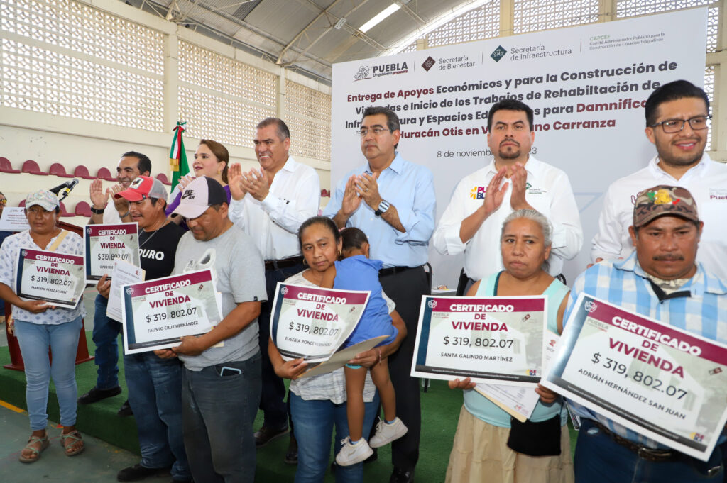 “No están solos”; Sergio Salomón entrega apoyo a familias afectadas por el huracán Otis en Venustiano Carranza