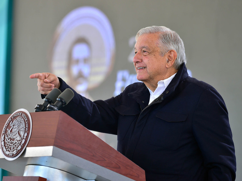 López Obrador felicita a Ebrard por quedarse en Morena; ‘es mucha madurez’, destaca