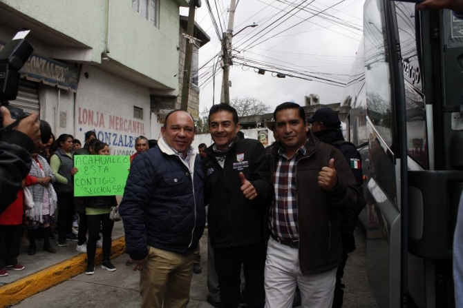 Manuel Vilchis realiza entrega del circuito vial Acahualco en Zinacantepec