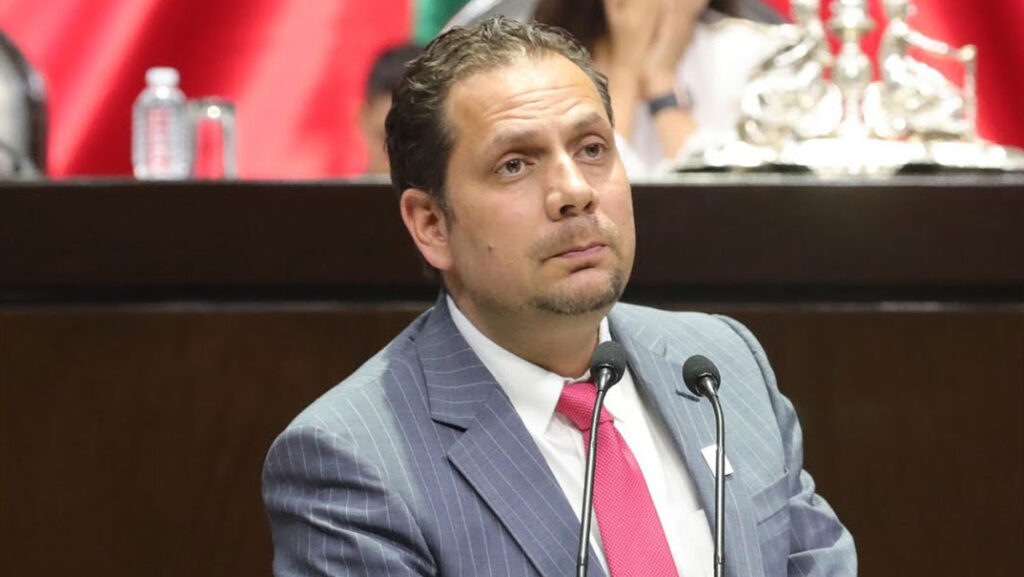 Califica Carvajal como “aberración” que alguien de derecha asuma una posición de Morena