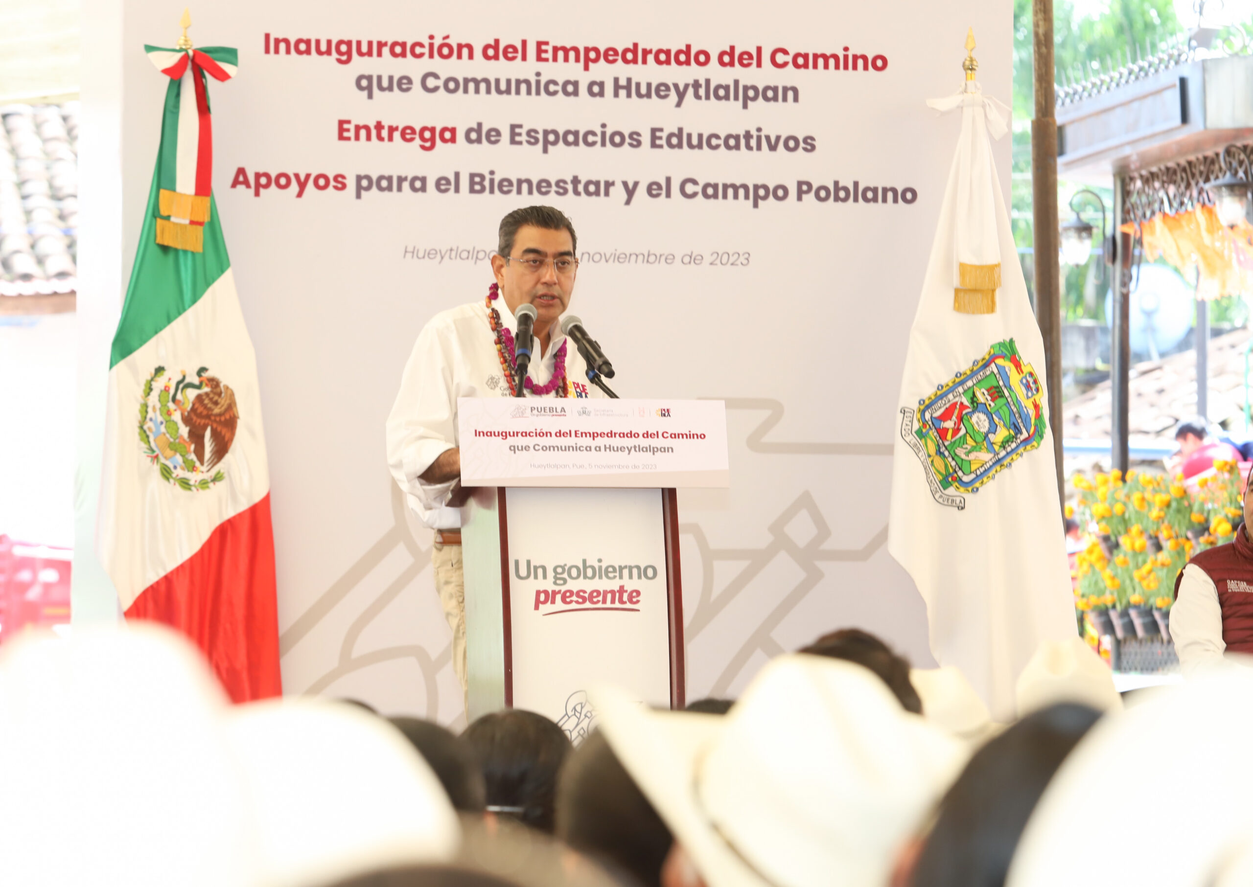 Sergio Salomón entregó obras y programas sociales en Hueytlalpan, Olintla, Tepango y Camocuautla