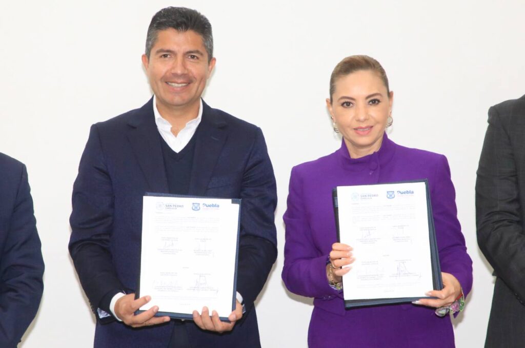 Eduardo Rivera y Paola Angon firman convenio en materia turística