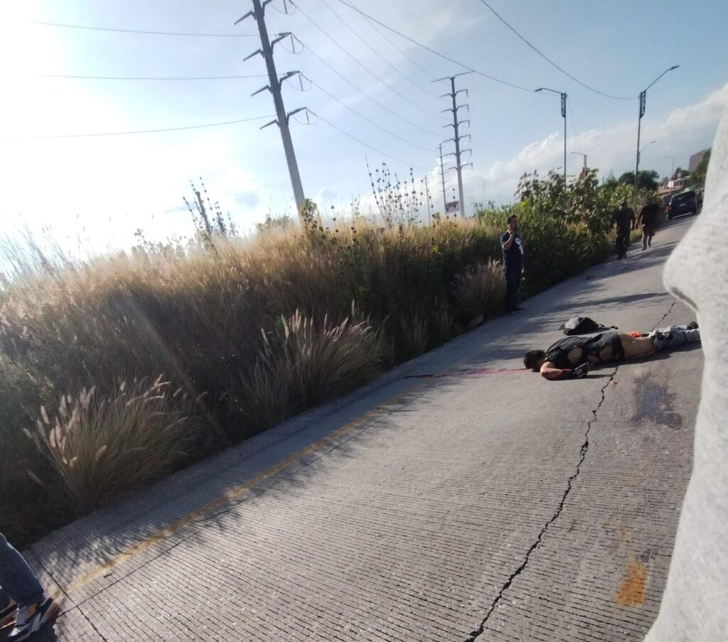 Motociclista severamente herido cerca del centro comercial Explanada
