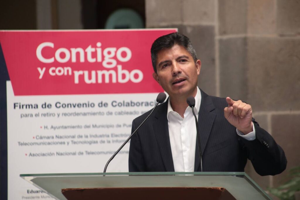 En Puebla capital retirarán cableado en desuso