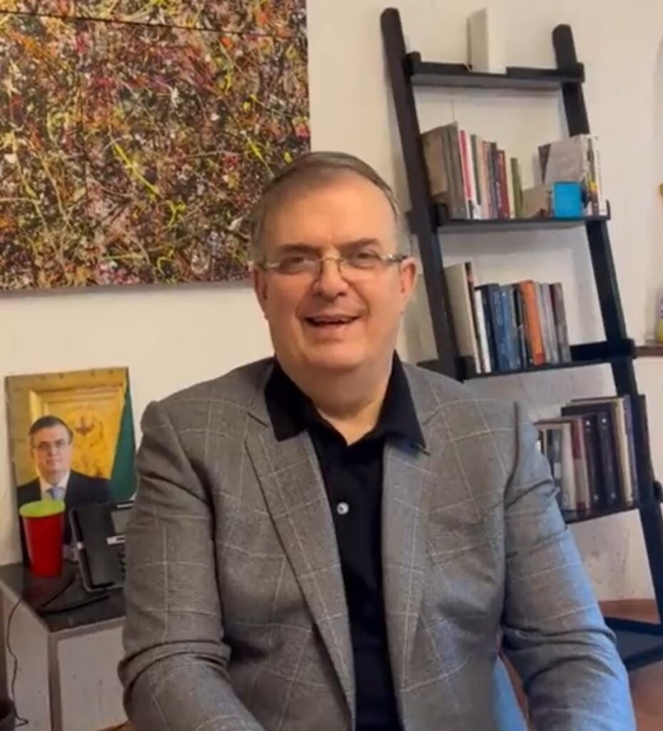 Marcelo Ebrard se mantiene en Morena