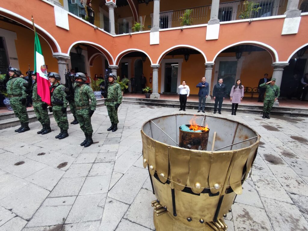 Se realiza en el Congreso del Estado Ceremonia de Incineración de Bandera