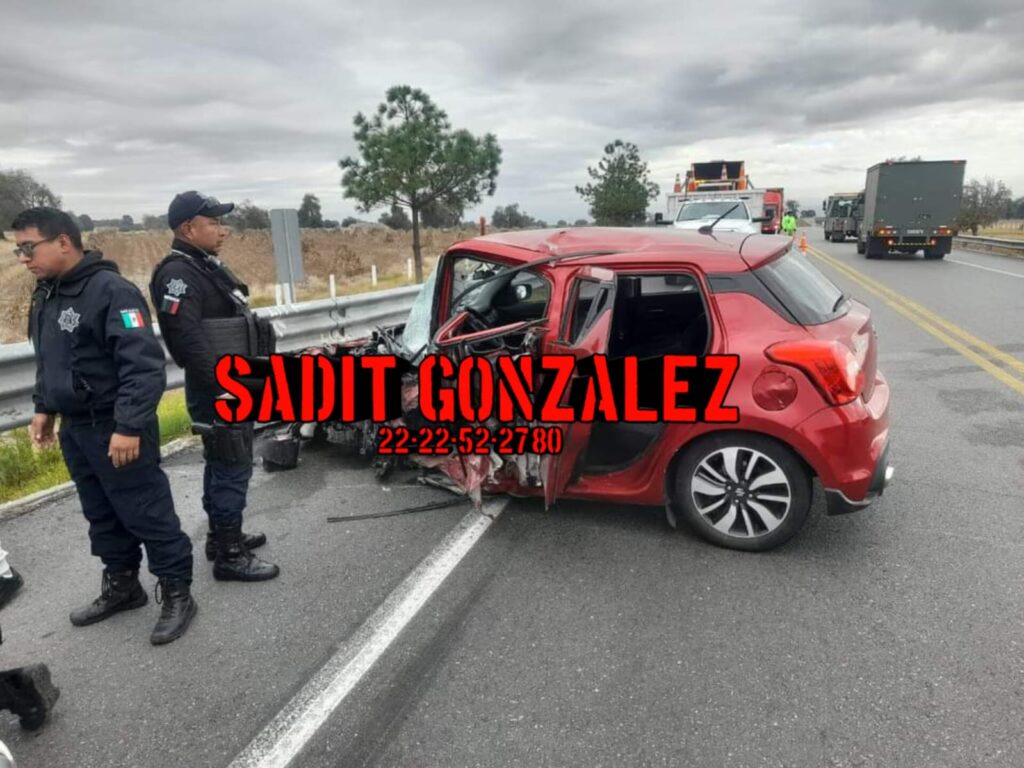 Choque frontal deja 4 personas prensadas sobre la Amozoc-Perote