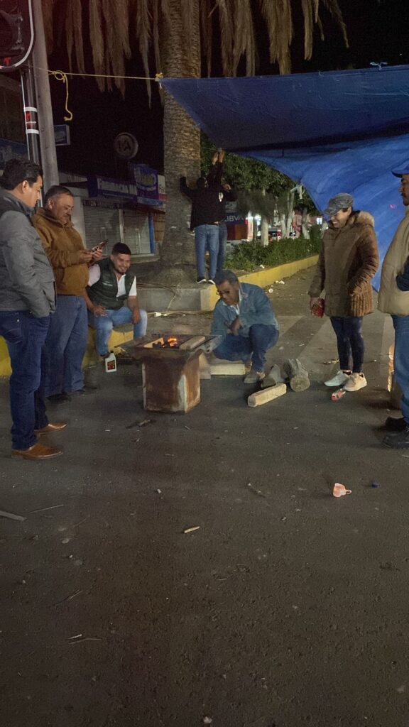 Fotonota: Cumple 24 hrs bloqueada la federal Puebla-Tehuacán por vecinos de Tecamachalco hartos de la delincuencia