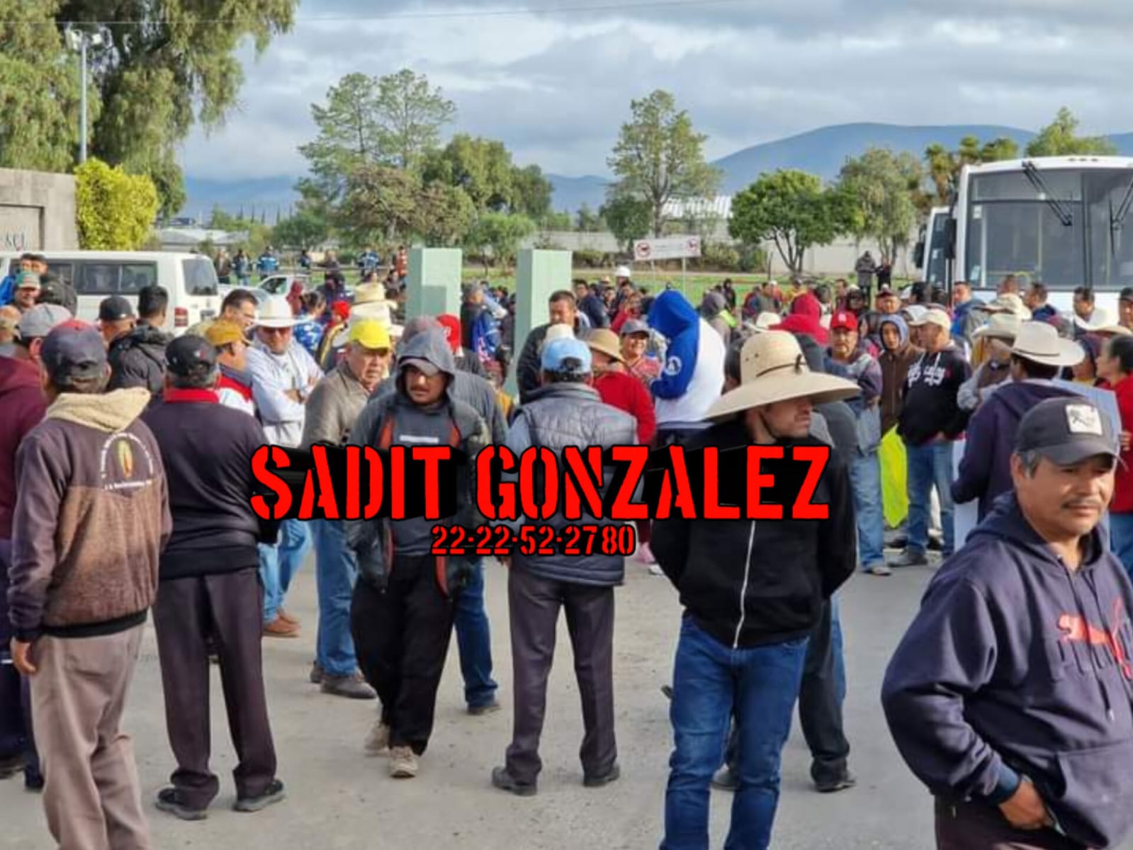 Vecinos de Quecholac protestan contra la cementera Cruz Azul