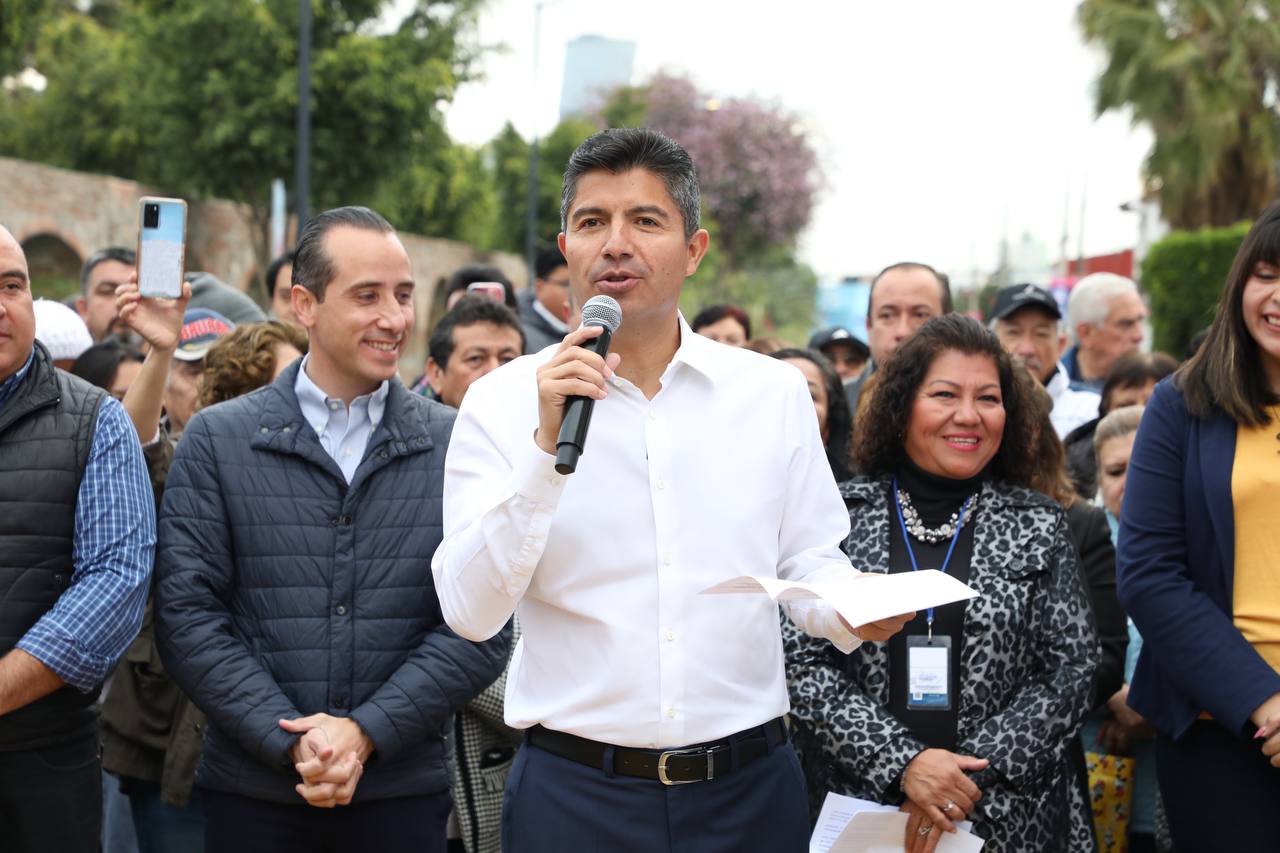 Eduardo Rivera entrega parques remodelados en Mayorazgo