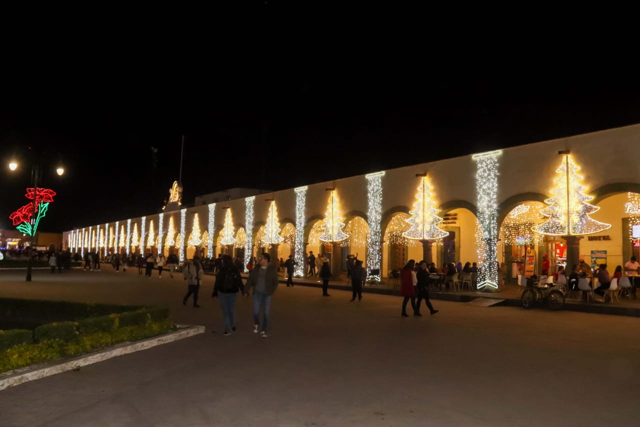 Con más de 1.5 millones de luces, la navidad brilla en San Pedro Cholula