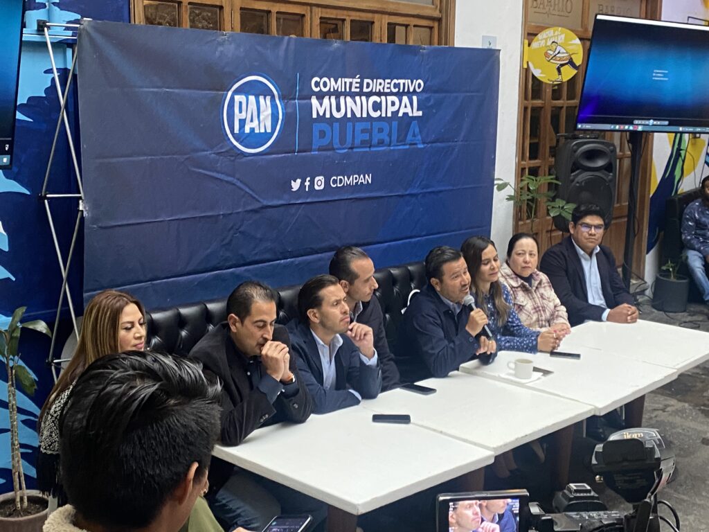 “Triste que fundadores de Morena tengan que echar mano de sus compadres”: Jesús Zaldivar