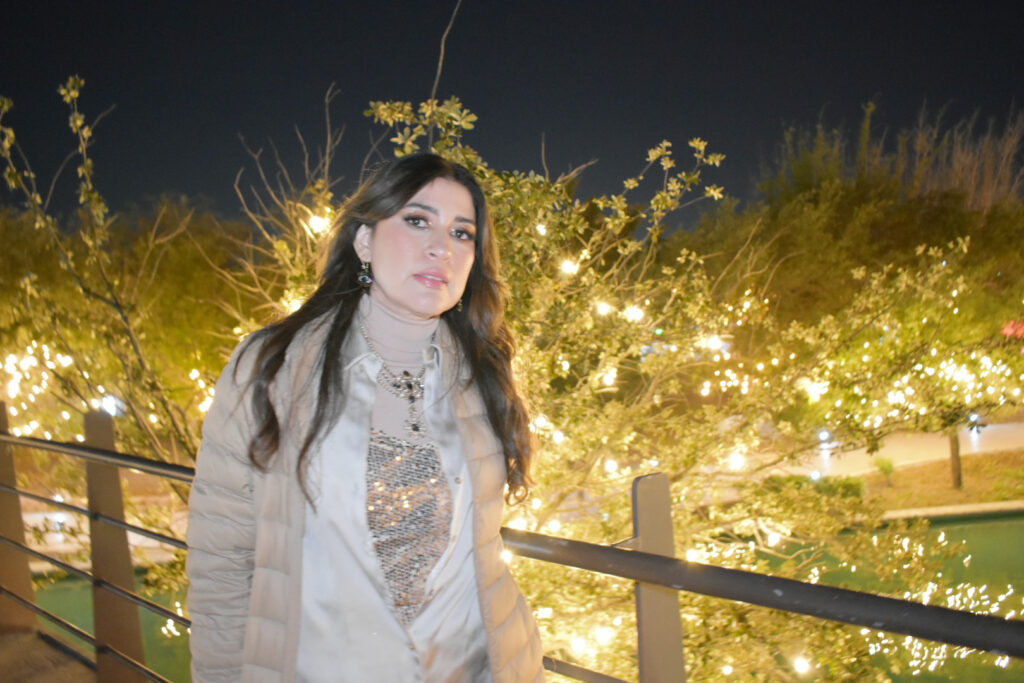 Sol Cuevas triunfa en Luztopía Monterrey