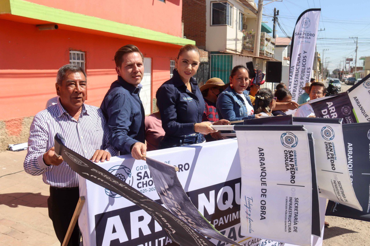 Paola Angon inicia pavimentación de la calle Zacapoaxtla, en beneficio de familias de Cocoyotla