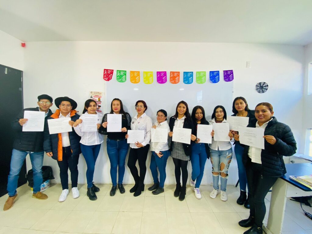 Mediante capacitación, gobierno estatal fortalece formación de estudiantes