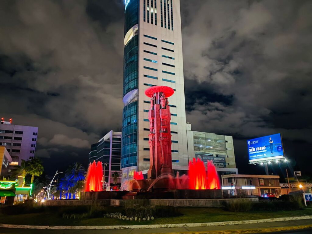 Ayuntamiento de Puebla ilumina de naranja las fuentes más icónicas del municipio