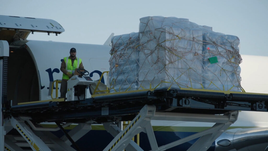 Samaritan’s Purse lleva por vía aérea ayuda a los sobrevivientes del huracán de Acapulco, México