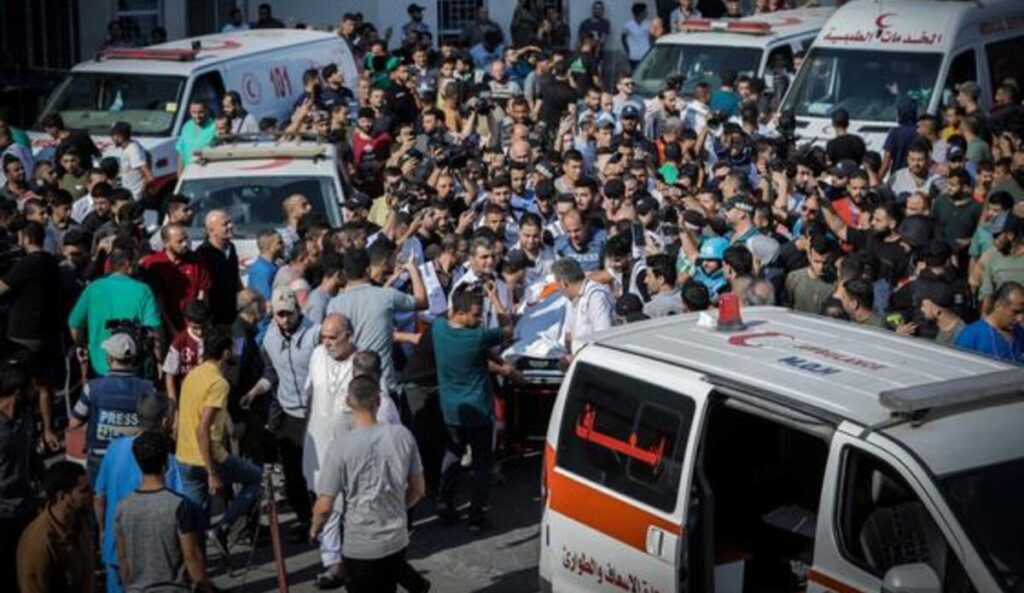 Israel-Palestina: Continúa el horror en el hospital sitiado en Gaza en tanto la llegada de las lluvias agudiza la crisis sanitaria