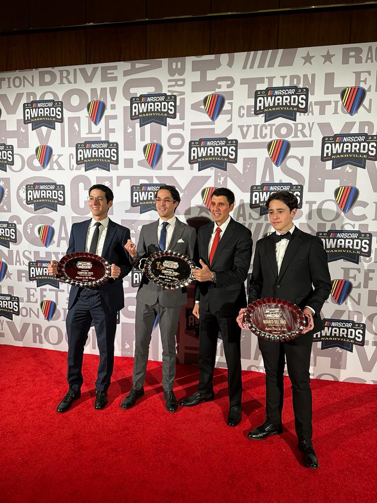 NASCAR premio a los campeones de sus series nacionales y regionales
