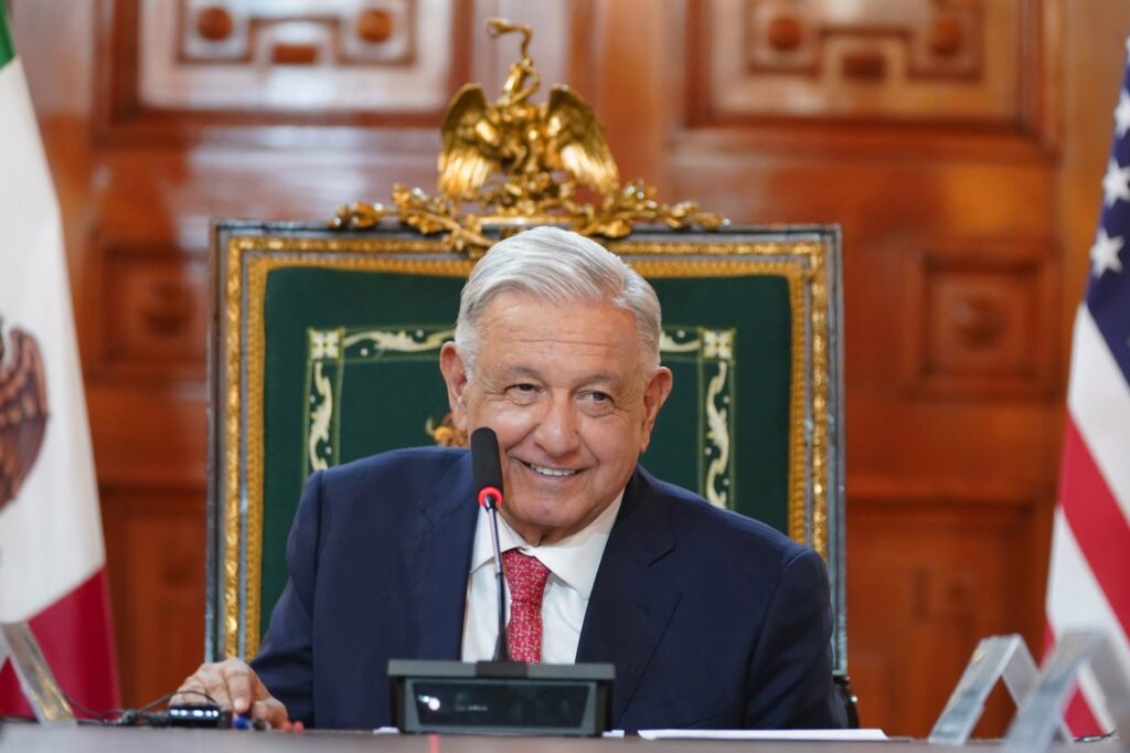 AMLO reconoce trabajo de Sergio Salomón durante el sismo y en su primer año al frente de Puebla
