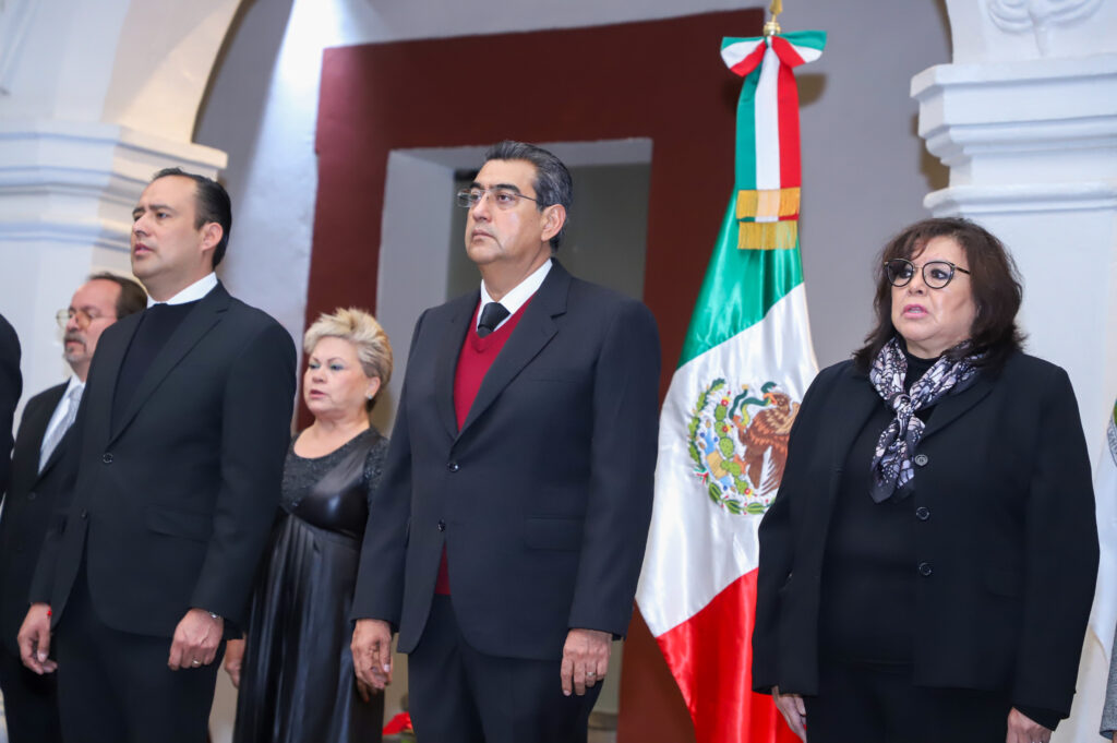 Sergio Salomón encabezó ceremonia por el aniversario luctuoso de Luis Miguel Barbosa Huerta