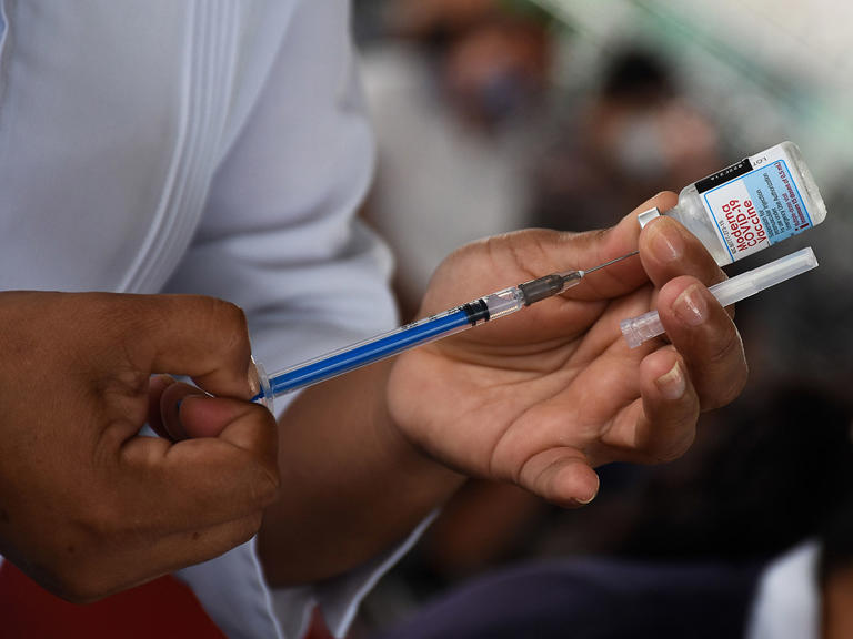 En próximos días resolución final sobre la venta en México de vacunas contra covid: Cofepris