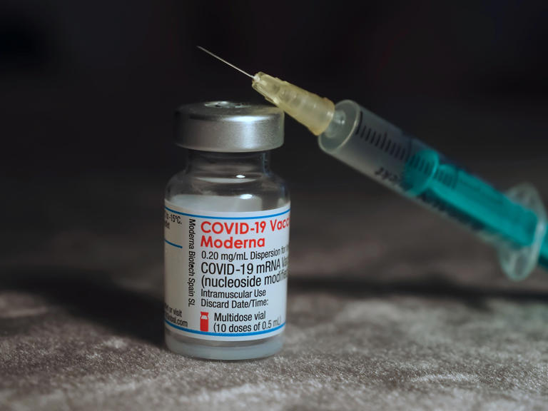 ¿Cómo registrarte para recibir la vacuna Moderna contra Covid-19?