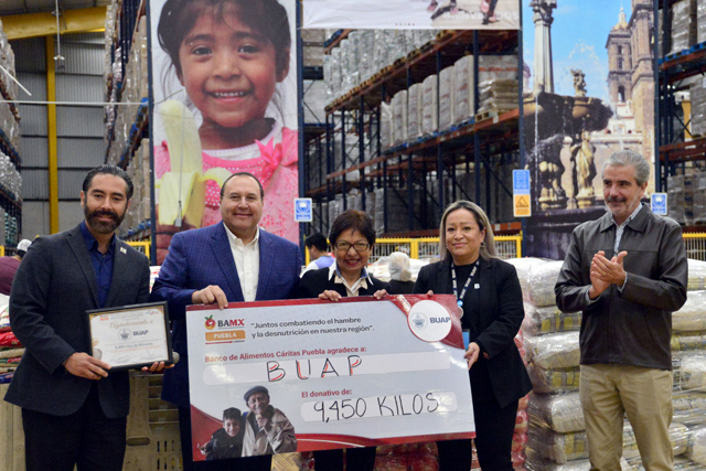 La BUAP entrega al Banco de Alimentos Cáritas Puebla lo recaudado en la campaña “Decisión es Compartir BUAP 2023″, indicó Lilia Cedillo