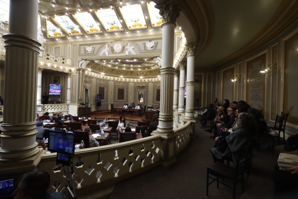 Impulsan iniciativa para que personas con movilidad reducida accedan a una licencia de conducir