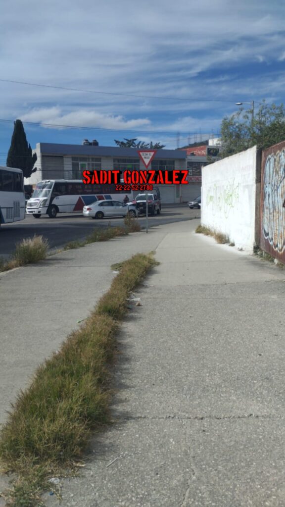 Choca patrulla contra vehículo particular en Amozoc