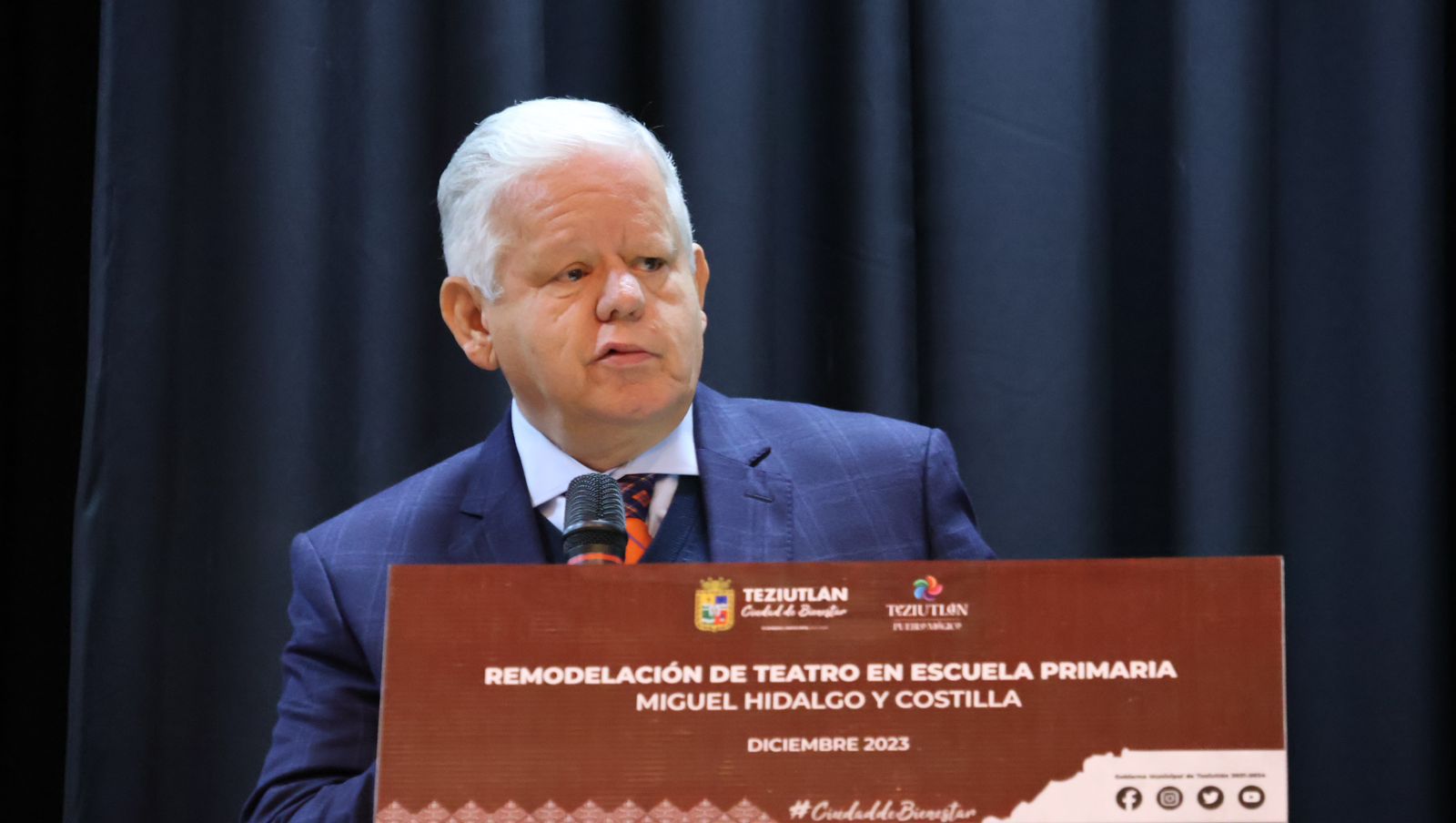 Presidente Carlos Peredo entregó la remodelación del Teatro de la Escuela Miguel Hidalgo
